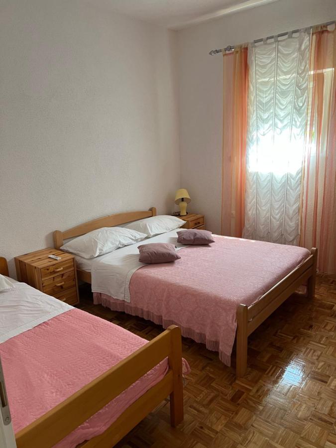 Apartment Vujcic Donji Okrug  Bagian luar foto