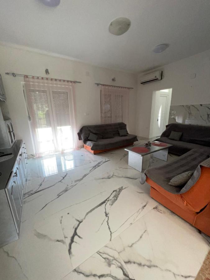 Apartment Vujcic Donji Okrug  Bagian luar foto