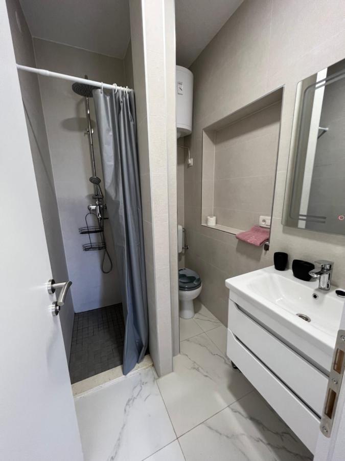 Apartment Vujcic Donji Okrug  Bagian luar foto