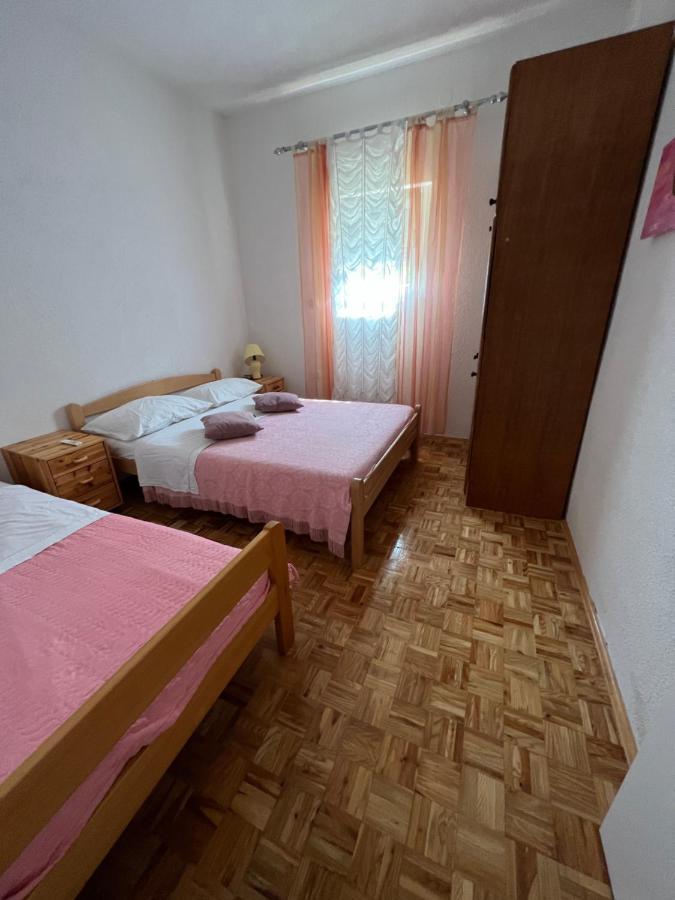 Apartment Vujcic Donji Okrug  Bagian luar foto